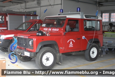 Land Rover Defender 90
Vigili del Fuoco
Distretto di Pergine Valsugana
Corpo Volontario di Pergine Valsugana (TN)
VF H10 TN
Parole chiave: Land_Rover Defender_90 VFH10TN