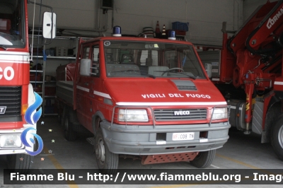 Iveco Daily II serie 4x4
Vigili del Fuoco
Distretto di Pergine Valsugana
Corpo Volontario di Pergine Valsugana (TN)
VF C08 TN
Parole chiave: Iveco Daily_IIserie_4x4 VFC08TN