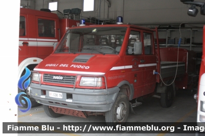 Iveco Daily II serie 4x4
Vigili del Fuoco
Distretto di Pergine Valsugana
Corpo Volontario di Pergine Valsugana (TN)
VF C08 TN
Parole chiave: Iveco Daily_IIserie_4x4 VFC08TN