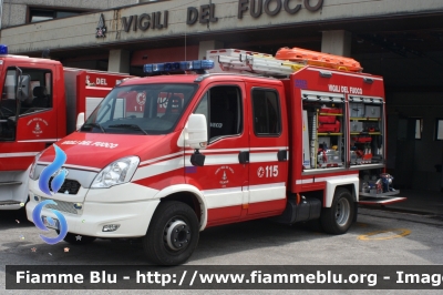 Iveco Daily IV serie restyle
Vigili del Fuoco
Distretto di Trento
Corpo Volontario di Lavis (TN)
polisoccorso allestimento Magirus
VF 2J5 TN
Parole chiave: Iveco Daily_IVserie_restyle VF2J5TN