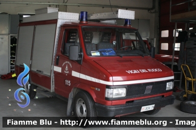 Fiat Ducato I serie II restyle 4x4
Vigili del Fuoco
Distretto di Trento
Corpo Volontario di Lavis (TN)
Polisocorso allestimento Rosenbauer
VF B34 TN
Parole chiave: Fiat Ducato_Iserie_IIrestyle_4x4 VFB34TN