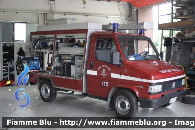 Fiat Ducato I serie II restyle 4x4
Vigili del Fuoco
Distretto di Trento
Corpo Volontario di Lavis (TN)
Polisocorso allestimento Rosenbauer
VF B34 TN
Parole chiave: Fiat Ducato_Iserie_IIrestyle_4x4 VFB34TN