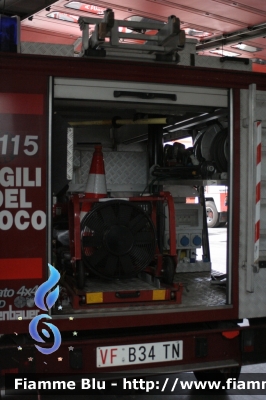 Fiat Ducato I serie II restyle 4x4
Vigili del Fuoco
Distretto di Trento
Corpo Volontario di Lavis (TN)
Polisocorso allestimento Rosenbauer
VF B34 TN
Parole chiave: Fiat Ducato_Iserie_IIrestyle_4x4 VFB34TN