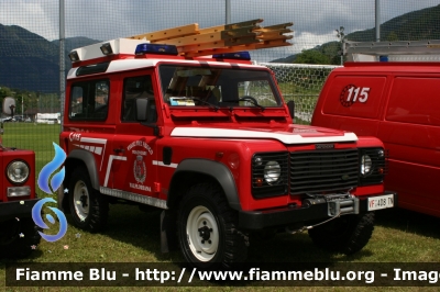 Land Rover Defender 90
Vigili del Fuoco
Unione Distrettuale di Fiemme
Corpo Volontario di Valfloriana (TN)
allestimento Brandshutz
VF 4D8 TN
Parole chiave: Land_Rover Defender_90 VF4D8TN