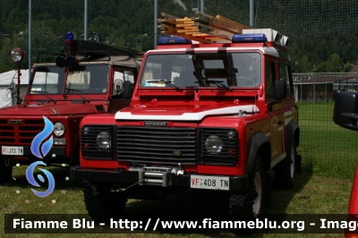 Land Rover Defender 90
Vigili del Fuoco
Unione Distrettuale di Fiemme
Corpo Volontario di Valfloriana (TN)
allestimento Brandshutz
VF 4D8 TN
Parole chiave: Land_Rover Defender_90 VF4D8TN