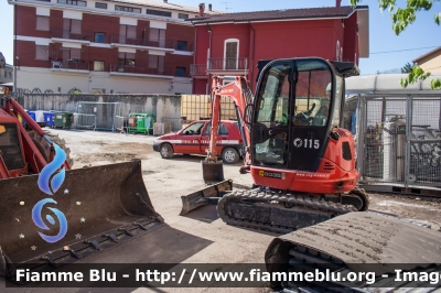 JCB 8035 ZTS
Vigili del Fuoco
Comando Provinciale de L'Aquila
Parole chiave: JCB 8035_ZTS SAnta_BArbara_2017