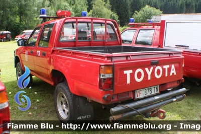 Toyota Hilux II serie
Vigili del Fuoco
Distretto di Fiemme
Corpo Volontario di Moena (TN)
VF B78 TN
Parole chiave: Toyota Hilux_IIserie VFB78TN