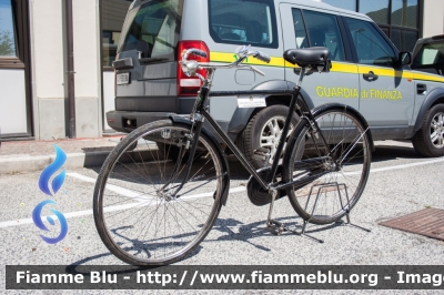 Bicicletta 
Guardia di Finanza

243° Anniversario della Fondazione
Parole chiave: Bicicletta