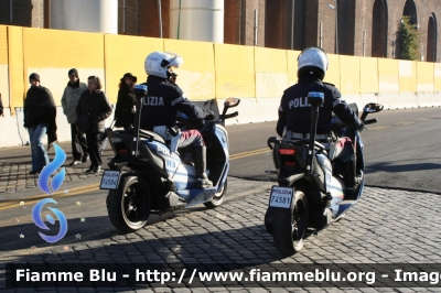 Bmw C Evolution
Polizia di Stato
Allestito Focaccia
Grafica Artlantis
POLIZIA 74584
POLIZIA 74581
Parole chiave: Bmw C_Evolution POLIZIA74581_74584