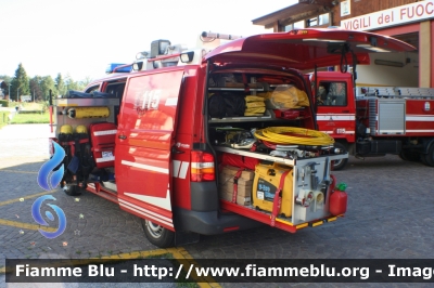 Volkswagen Transporter T5
Vigili del Fuoco
Distretto di Pergine Valsugana
Corpo Volontario di Baselga di Pinè (TN)
allestimento MobilTec-Fahrzeugbau
VF 6H8 TN
Parole chiave: Volkswagen Transporter_T5 VF6H8TN