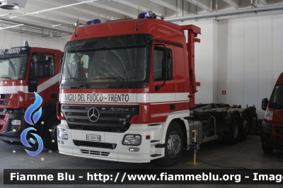 Mercedes-Benz Actros 2551 II serie
Vigili del Fuoco
Corpo Permanente di Trento
Autocarro con allestimento scarrabile
VF 5A6 TN
Parole chiave: Mercedes-Benz Actros_2551_IIserie VF5A6TN