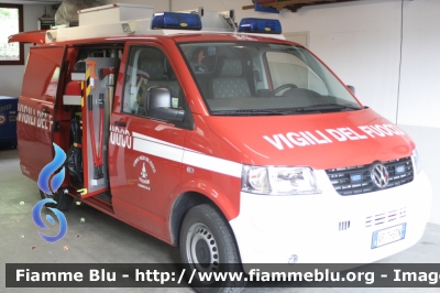 Volkswagen Transporter T5
Vigili del Fuoco
Distretto di Pergine Valsugana
Corpo Volontario di Calceranica al Lago (TN)
APS Prima Partenza 
allestimento Kolfer Fahrzeugbau
VF 7H5 TN
Parole chiave: Volksvagen T5 VF7H5TN