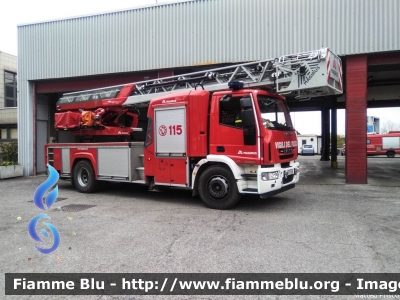  Iveco EuroCargo 180E32 III serie 
Vigili del Fuoco
Comando Provinciale di Roma
Distaccamento Cittadino Nomentano
AutoScala M32L da 32 metri allestimento Magirus
VF27496 
Parole chiave: Iveco EuroCargo_180E32_IIIserie VF27496