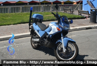 Aprilia Pegaso 650 II Serie
Polizia di Stato
Squadra Volante
POLIZIA G0214
Parole chiave: Aprilia Pegaso_650_IISerie PoliziaG0214