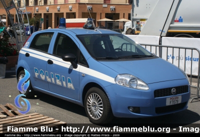 Fiat Grande Punto
Polizia di Stato
Polizia F7079
Parole chiave: fiat grande_punto poliziaf7079