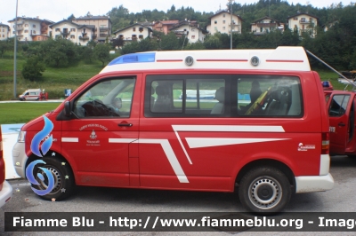 Volkswagen Transporter T5
Vigili del Fuoco
Distretto di Pergine Valsugana
Corpo Volontario di Palù del Fersina (TN)
allestimento Brandschutz-Rosenbauer
VF 8H0 TN
Parole chiave: Volkswagen Transporter_T5 VF8H0TN