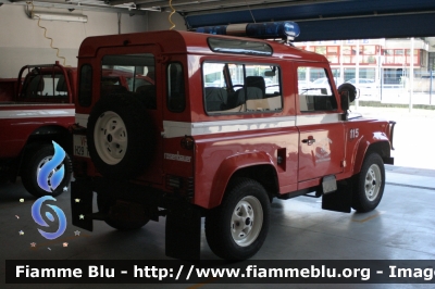 Land Rover Defender 90
Vigili del Fuoco
Distretto di Mezzolombardo
Corpo Volontario di Mezzolombardo (TN)
allestimento Rosenbauer
VF H29 TN
Parole chiave: Land-Rover Defender_90 VFH29TN