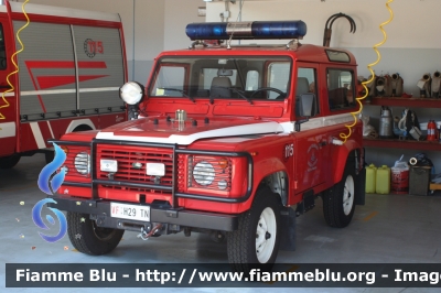 Land Rover Defender 90
Vigili del Fuoco
Distretto di Mezzolombardo
Corpo Volontario di Mezzolombardo (TN)
allestimento Rosenbauer
VF H29 TN
Parole chiave: Land-Rover Defender_90 VFH29TN