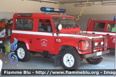 Land Rover Defender 90
Vigili del Fuoco
Distretto di Mezzolombardo
Corpo Volontario di Mezzolombardo (TN)
allestimento Rosenbauer
VF H29 TN
Parole chiave: Land-Rover Defender_90 VFH29TN