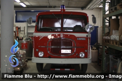 Fiat 650N
Vigili del Fuoco
Distretto di Mezzolombardo
Corpo Volontario di Mezzolombardo (TN)
allestimento Baribbi
VF J74 TN
Parole chiave: Fiat 650N VFJ74TN