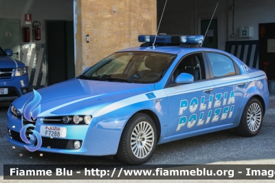 Alfa Romeo 159
Polizia di Stato
Questura di Bolzano
Polizia Stradale
POLIZIA F7288
Parole chiave: Alfa_Romeo 159 POLIZIAF7288 Civili_Protect_2016