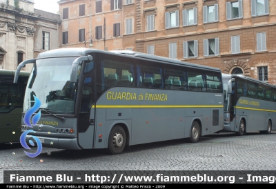 Irisbus Orlandi Domino 2001 HDH
Guardia di Finanza
GdiF 385 BA
Parole chiave: irisbus orlandi_domino_2001_hdh gdif385ba