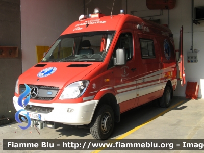 Mercedes-Benz Sprinter 4x4 III serie
Vigili del Fuoco
Corpo Permanente di Trento
Nucleo Sommozzatori
Allestimento DiviTec
VF 0J1 TN
Parole chiave: Mercedes-Benz Sprinter_4x4_IIIserie VF0J1TN