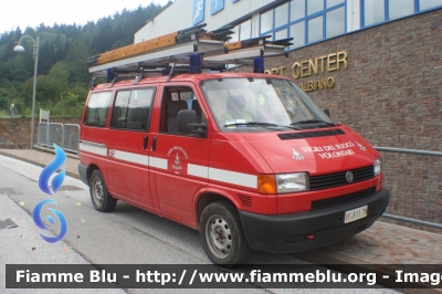 Volkswagen Transporter T4
Vigili del Fuoco
Distretto di Trento
Corpo Volontario di Albiano (TN)
VF F11 TN
Parole chiave: Volkswagen Transporter_T4 VFF11TN