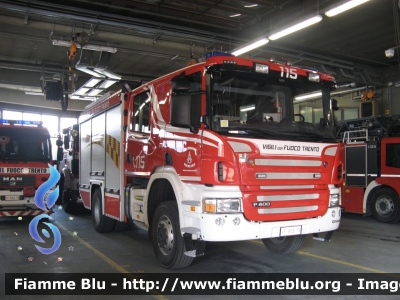 Scania P400 4x4 I serie
Vigili del Fuoco
Corpo Permanente di Trento
AutoPompaSerbatoio allestimento Gimaex con sistema One Seven
VF 6E8 TN
Parole chiave: Scania P400_4x4_Iserie VF6E8TN