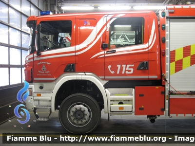 Scania P400 4x4 I serie
Vigili del Fuoco
Corpo Permanente di Trento
AutoPompaSerbatoio allestimento Gimaex con sistema One Seven
VF 6E8 TN
Parole chiave: Scania P400_4x4_Iserie VF6E8TN