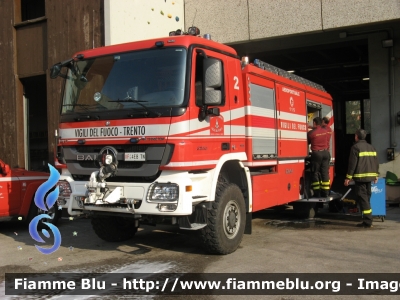 Mercedes-Benz Actros 2055 4x4 III serie
Vigili del Fuoco
Corpo Permanente di Trento
Antincendio Aereoportuale
Allestimento Bai
VF 4E7 TN
Parole chiave: Mercedes-Benz Actros_2055_4x4_IIIserie VF4E8TN