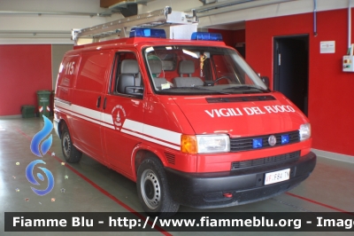 Volkswagen Transporter T4
Vigili del Fuoco
Distretto di Trento
Corpo Volontario di Cembra (TN)
VF F84 TN
Parole chiave: Volkswagen Transporter_T4 VFF84TN