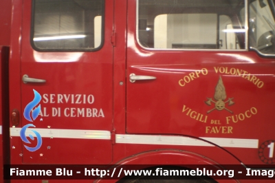 Fiat 662n1
Vigili del Fuoco
Distretto di Trento
Corpo Volontario di Cembra (TN)
mezzo appartenuto in precedenza al 
Corpo Volontario di Faver (TN)
particolare scritta
VF 8F1 TN
* Mezzo Storico *
Parole chiave: Fiat 662n1 VF8F1TN