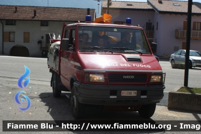 Iveco Daily II serie 4x4
Vigili del Fuoco
Distretto di Pergine Valsugana
Corpo Volontario di Pergine Valsugana (TN)
VF C08 TN
Parole chiave: Iveco Daily_IIserie_4x4 VFC08TN