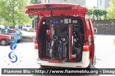 Volkswagen Transporter T5
Vigili del Fuoco
Distretto di Pergine Valsugana
Corpo Volontario di Levico Terme (TN)
Pinza Idraulica
VF B92 TN
Parole chiave: Volkswagen Transporter_T5 VFB92TN