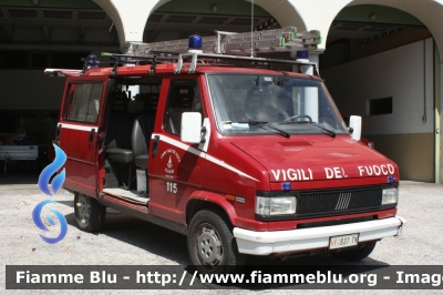 Fiat Ducato I serie II restyle
Vigili del Fuoco
Distretto di Pergine Valsugana
Corpo Volontario di Levico Terme (TN)
VF B37 TN
Parole chiave: Fiat Ducato_Iserie_IIrestyle VFB37TN