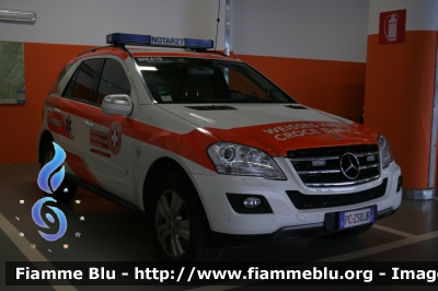 Mercedes-Benz ML II serie
Croce Bianca Bolzano
Weisses Kreuz Bozen
Automedica - NEF
WK 419 - 690
PC ZS 0JB
Parole chiave: Mercedes-Benz ML_IIserie PCZS0JB