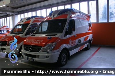 Mercedes-Benz Sprinter III serie
Croce Bianca Provinciale Bolzano - Weisses Landesleitung Kreuz Bozen
PC ZS0FY
Parole chiave: Mercedes-Benz Sprinter_IIIserie PCZS0FY Civil_Protect_2016