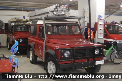 Land Rover Defender 90
Vigili del Fuoco
Distretto di Trento
Corpo Volontario di Mattarello (TN)
VF G62 TN
Parole chiave: Land-Rover Defender_90 VFG62TN