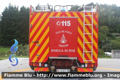 Iveco EuroCargo 135E24 4x4 I serie
Vigili del Fuoco
Distretto di Pergine Valsugana
Corpo Volontario di Baselga di Pinè (TN)
allestimento Magirus
VF F27 TN
Parole chiave: Iveco EuroCargo_135E24_4x4_Iserie VFF27TN