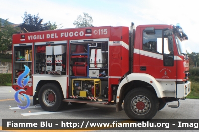 Iveco EuroCargo 135E24 4x4 I serie
Vigili del Fuoco
Distretto di Pergine Valsugana
Corpo Volontario di Baselga di Pinè (TN)
allestimento Magirus
VF F27 TN
Parole chiave: Iveco EuroCargo_135E24_4x4_Iserie VFF27TN