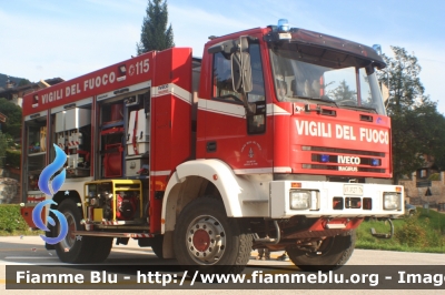 Iveco EuroCargo 135E24 4x4 I serie
Vigili del Fuoco
Distretto di Pergine Valsugana
Corpo Volontario di Baselga di Pinè (TN)
allestimento Magirus
VF F27 TN
Parole chiave: Iveco EuroCargo_135E24_4x4_Iserie VFF27TN