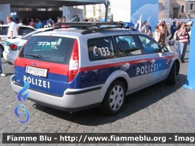 Ford Mondeo Stationwagon II serie
Österreich - Austria
Bundespolizei
Polizia di Stato
BP 20172
Parole chiave: Ford Mondeo_Stationwagon_IIserie Festa_della_Polizia_2007