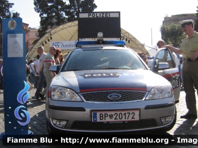 Ford Mondeo Stationwagon II serie
Österreich - Austria
Bundespolizei
Polizia di Stato
BP 20172
Parole chiave: Ford Mondeo_Stationwagon_IIserie Festa_della_Polizia_2007