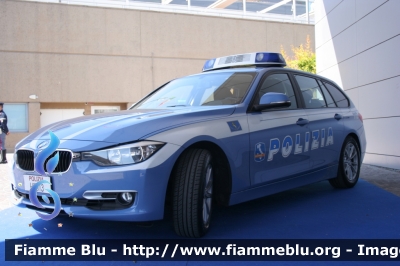 Bmw 320 F31 Touring
Polizia di Stato
Polizia Stradale in servizio sulla rete autostradale di Autostrade per l'Italia
Autovettura allestita Marazzi
Decorazione Grafica Artlantis
POLIZIA H8913
Parole chiave: Bmw 320_F31_Touring POLIZIAH8913