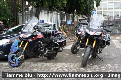 Aprilia Caponord 1200 III serie
Carabinieri
Nucleo Operativo Radiomobile
CC A4805
CC A4871
CC A4807
Parole chiave: Aprilia Caponord_1200_IIIserie CCA4871 CCA4805 CCA4807