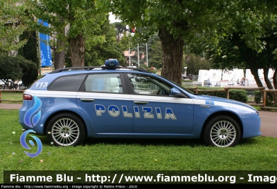 Alfa Romeo 159 Sportwagon Q4
Polizia di Stato
Polizia Stradale
POLIZIA H1632
Parole chiave: alfa_romeo 159_sportwagon_q4 poliziah1632