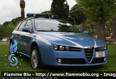 Alfa Romeo 159 Sportwagon Q4
Polizia di Stato
Polizia Stradale
POLIZIA H1632
Parole chiave: alfa_romeo 159_sportwagon_q4 poliziah1632