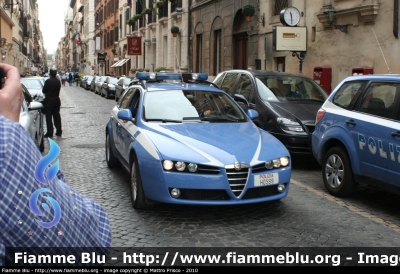 Alfa Romeo 159 Sportwagon Q4
Polizia di Stato
Polizia Stradale
Polizia H0599
Parole chiave: alfa_romeo 159_sportwagon_q4 poliziah0599