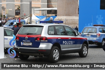 Volkswagen Touareg I serie
Österreich - Austria
Bundespolizei
Polizia di Stato
BP 20554
Parole chiave: Volkswagen Touareg_Iserie Festa_della_Polizia_2010